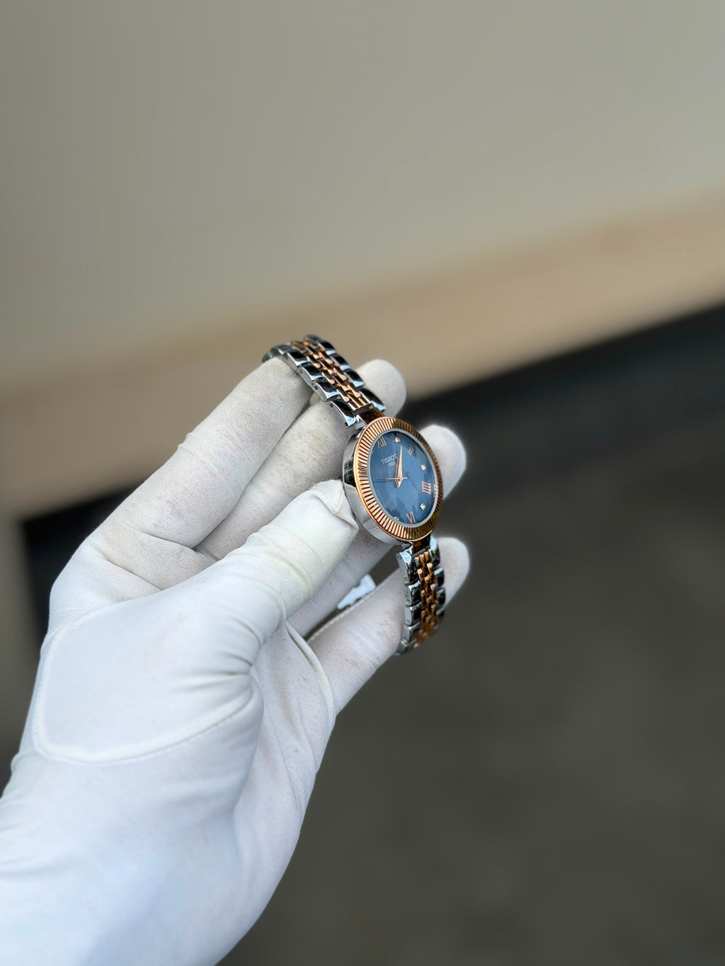 Women’s Classic Analog Quartz Wrist Watch with Elegant Dial Design
