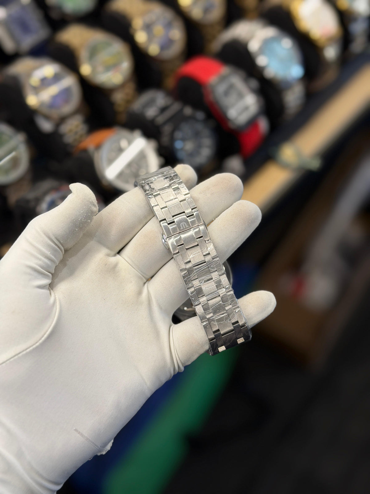 Premium Chronograph-Style Analog Watch with Silver Metal Strap