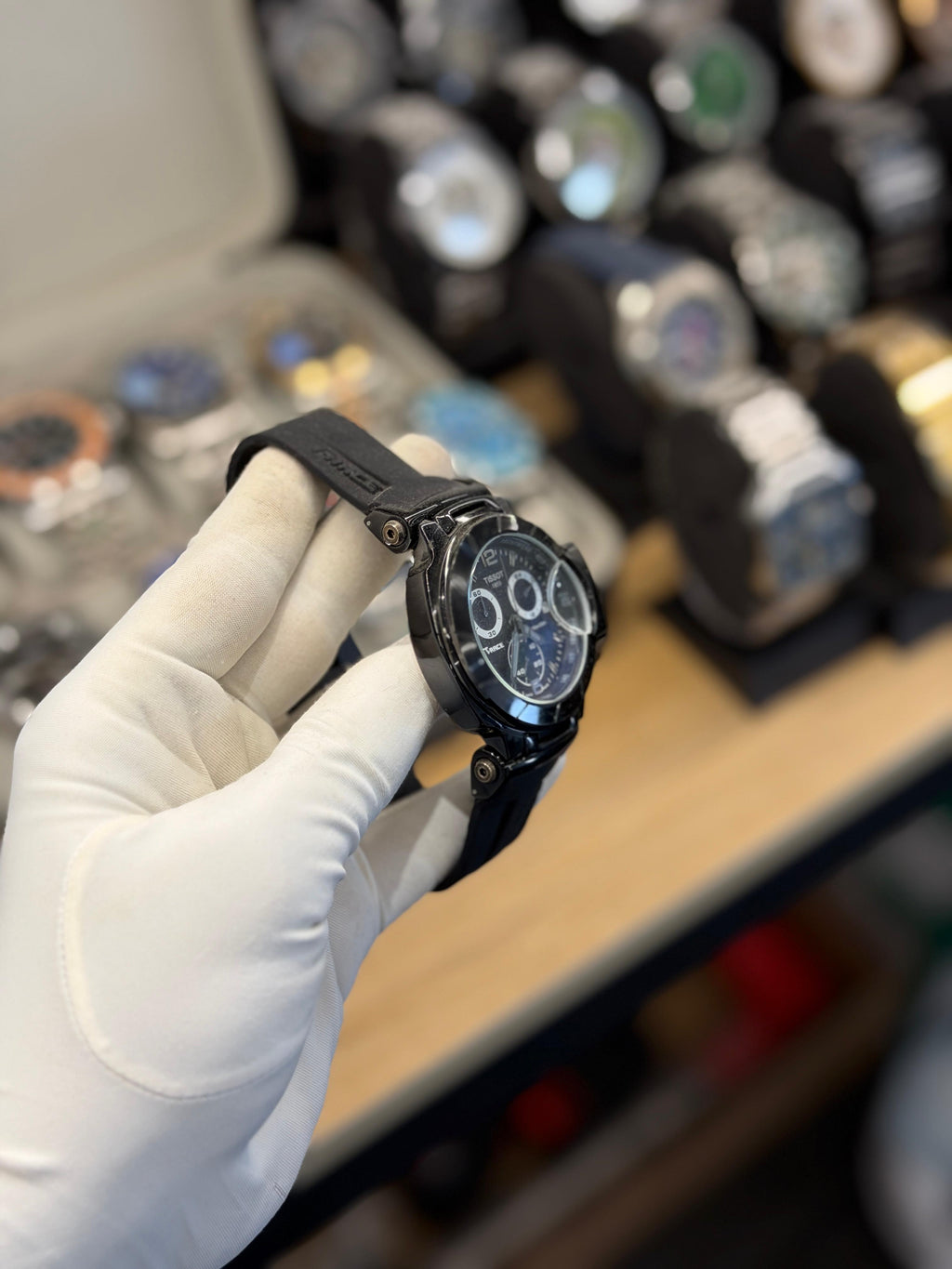 Luxury  Chronograph-Style Sports Watch for Men