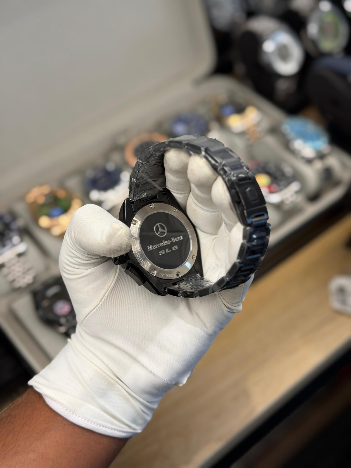 Men's Black Sports Chronograph-Style Analog Watch