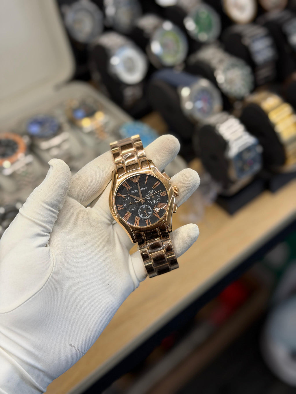 Luxury Rose Gold Analog Quartz Watch – Black Dial