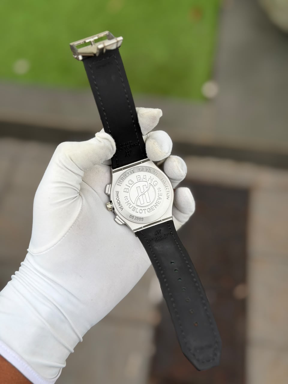 Men’s Luxury Chronograph Watch – Detailed Dial & Leather-Style Strap