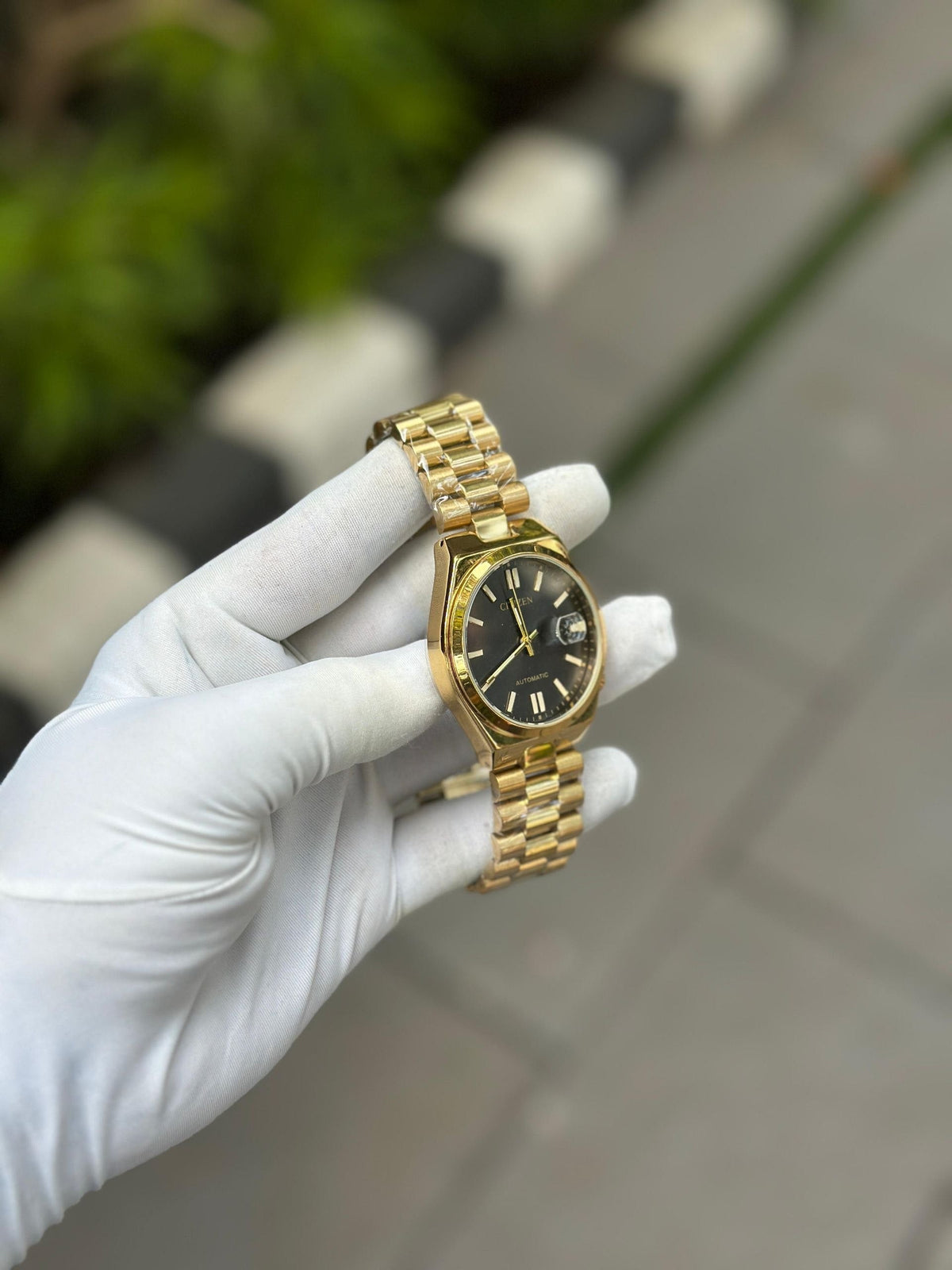 Men’s Classic Analog Quartz Wrist Watch with Clean Design